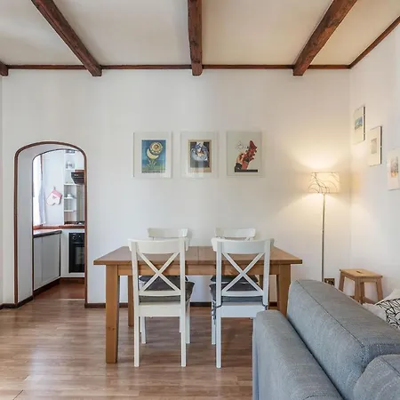 Guesthost - Colosseo Modern