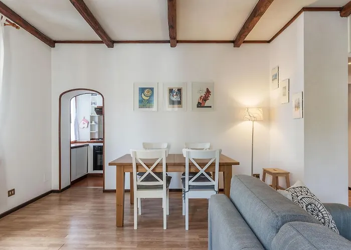 Guesthost - Colosseo Modern